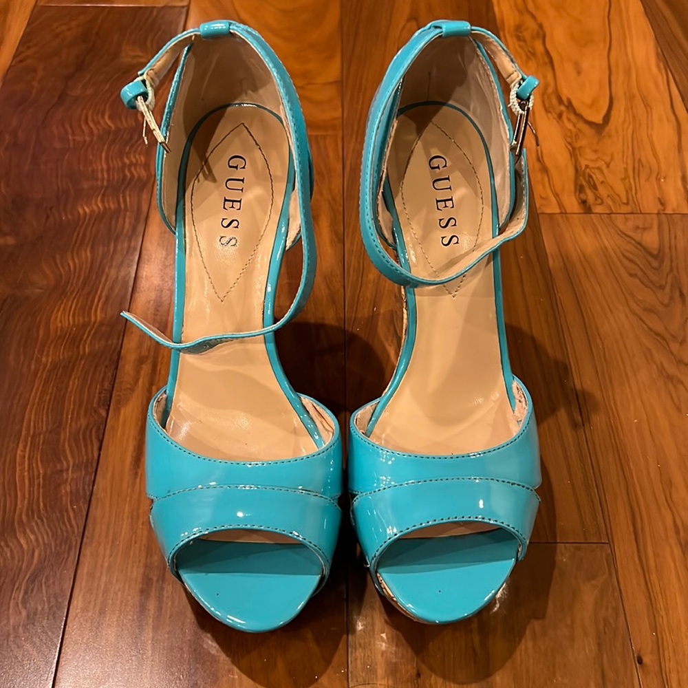 GUESS Platforms - Picture 2 of 10